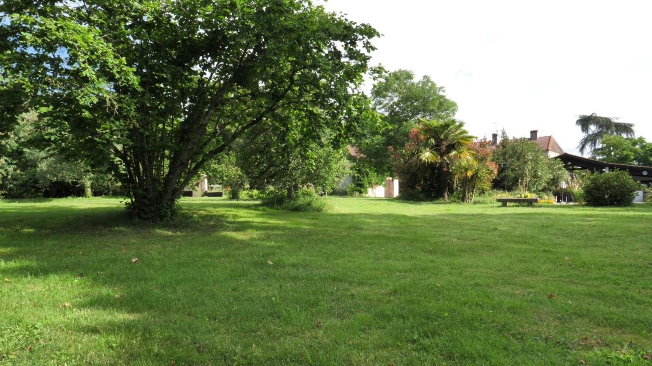 Villa Au Chemin De Mazous à Laguian-Mazous Extérieur photo